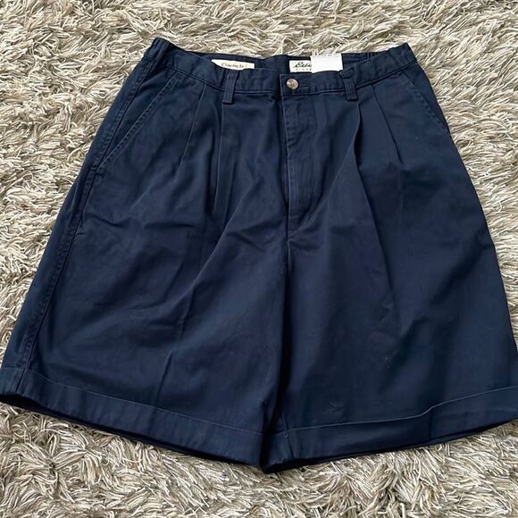 NWT Eddie Bauer Classic Fit Navy shorts. Size 10 - Picture 1 of 4